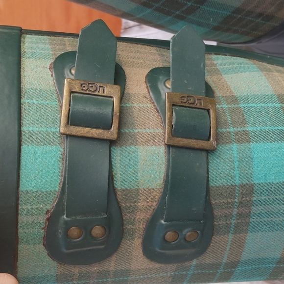 UGG plaid x hunter green rainboots - Picture 5 of 15